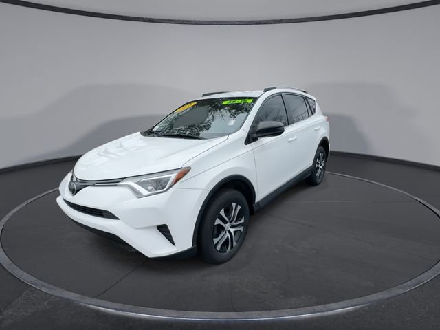 Used 2018 Toyota RAV4 LE image 6
