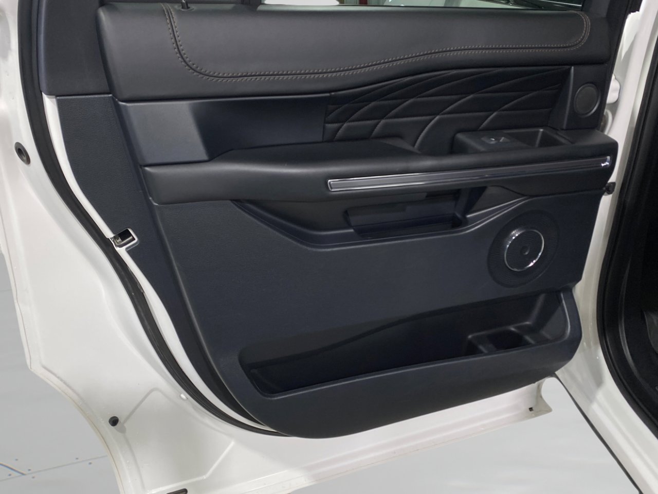 Used 2020 Ford Expedition Max Platinum image 8