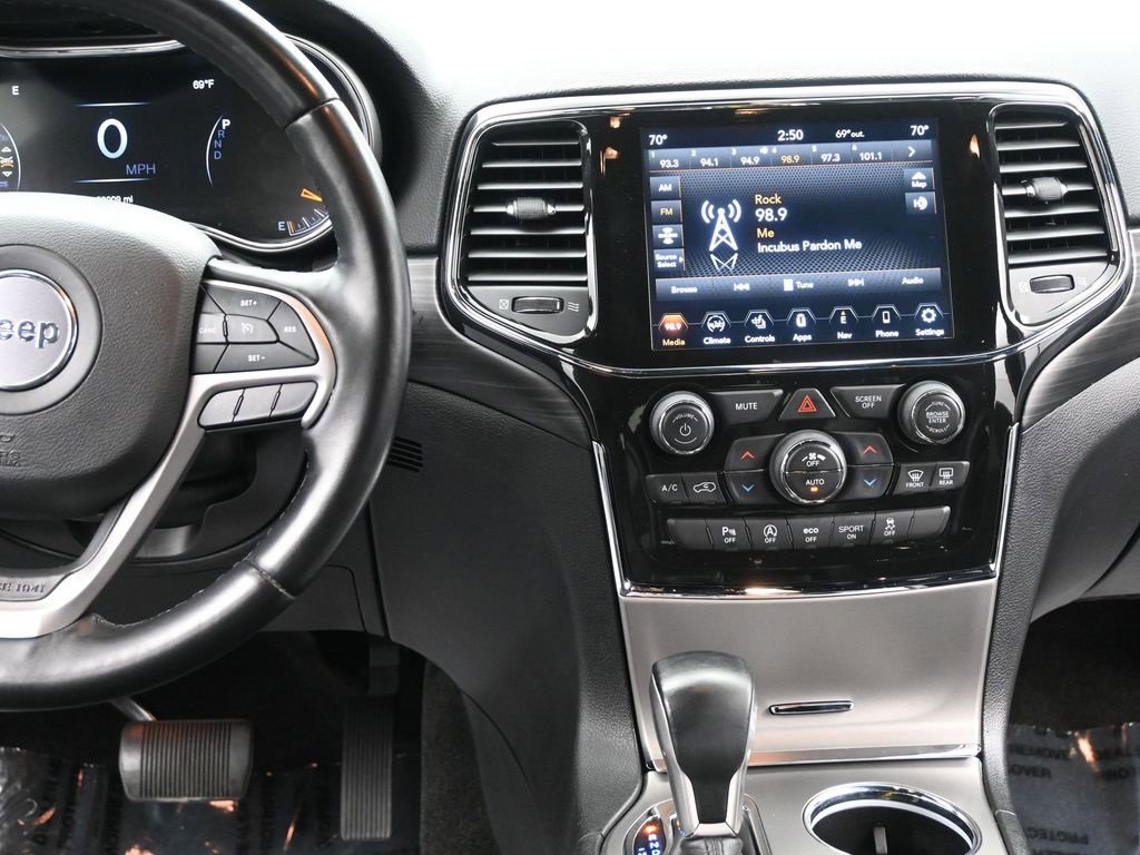 Used 2021 Jeep Grand Cherokee Laredo X image 15