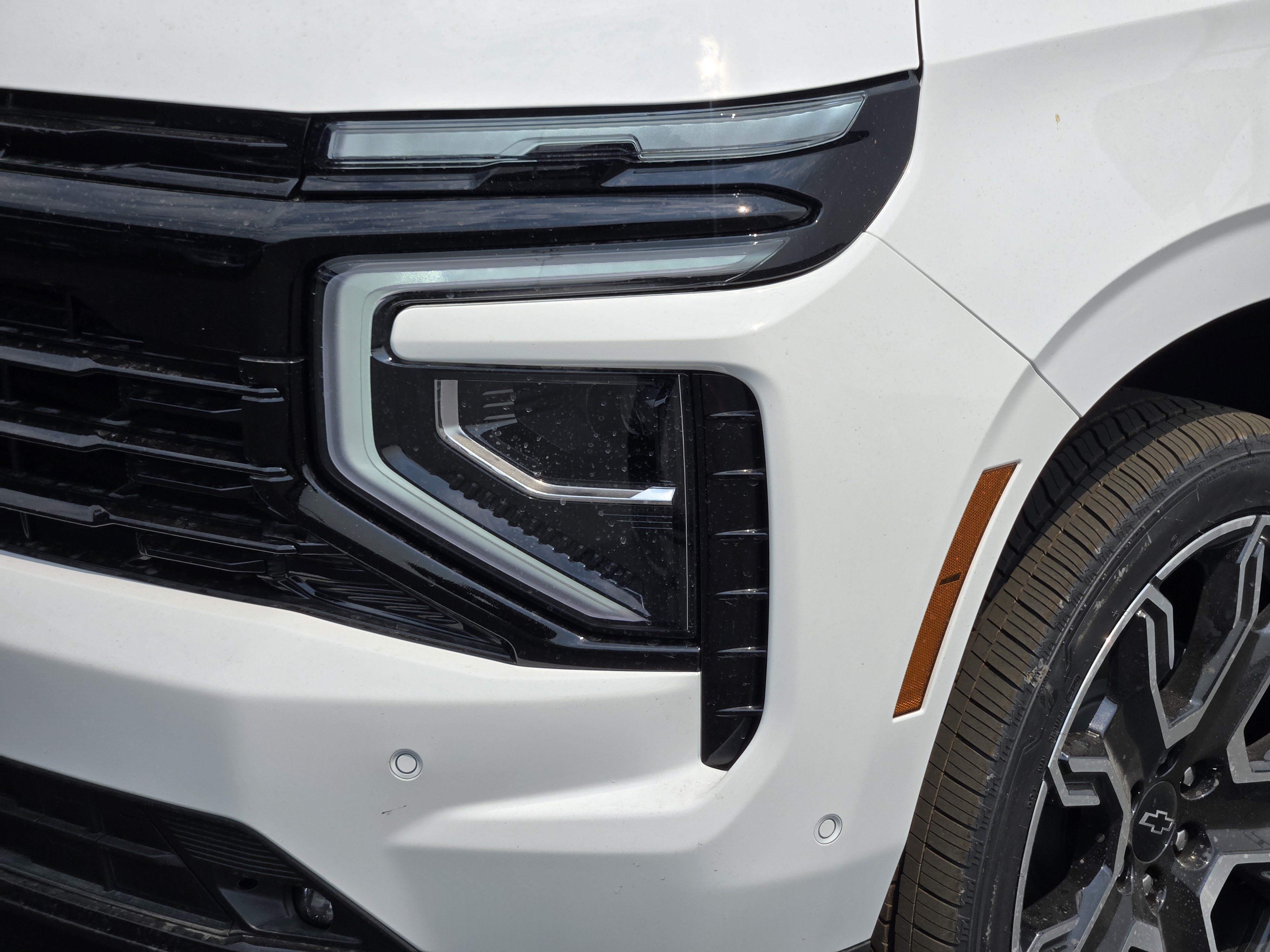 New 2026 Chevrolet Suburban RST w/ RST Capability Package AWD/4WD image 6