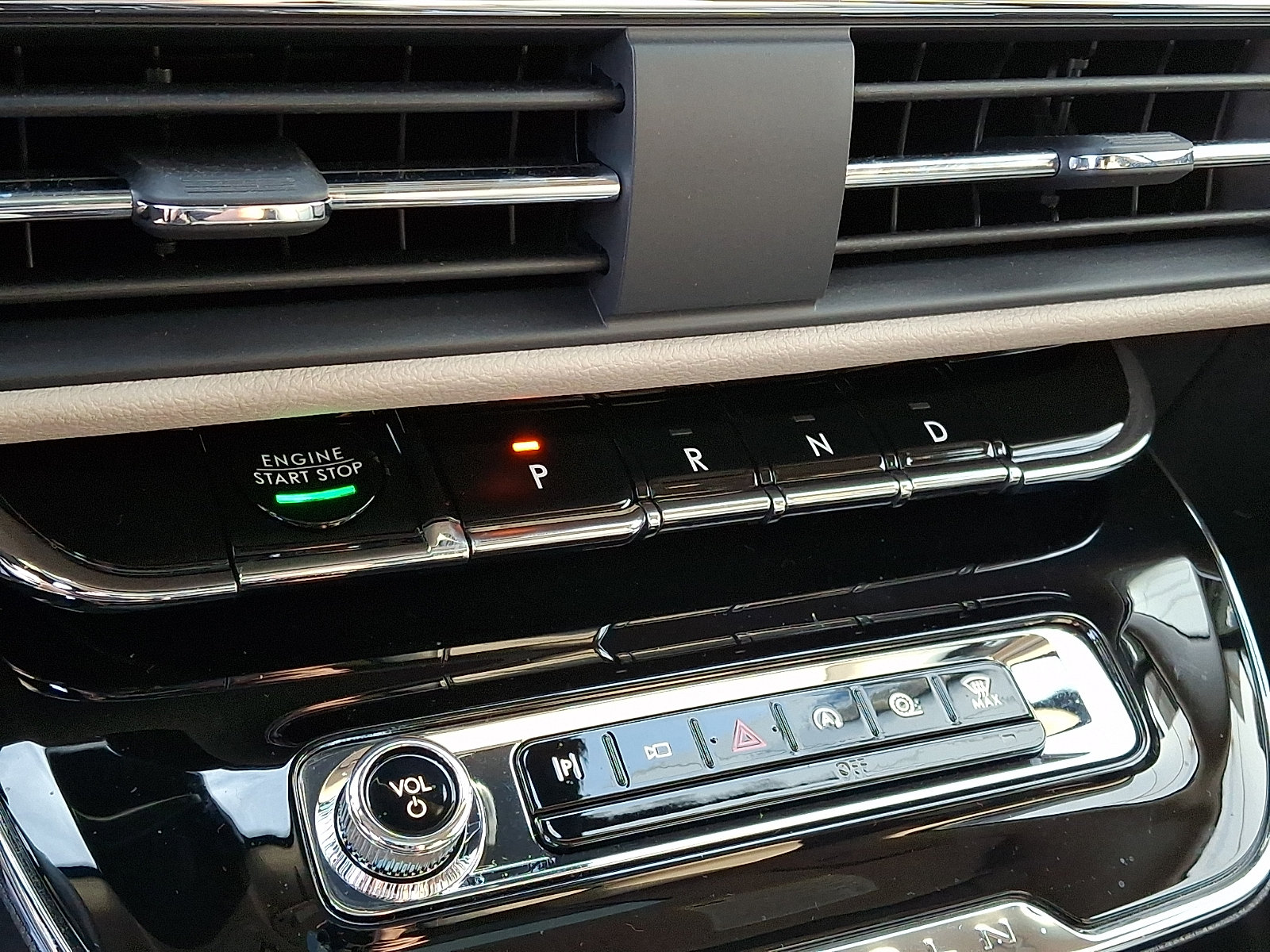 Used 2026 Lincoln Corsair Premiere AWD/4WD image 15