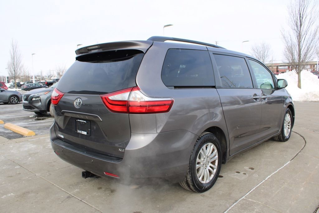 Used 2015 Toyota Sienna XLE Premium image 7