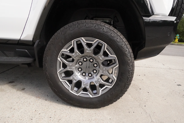 Used 2026 GMC Hummer EV SUV AWD/4WD image 36