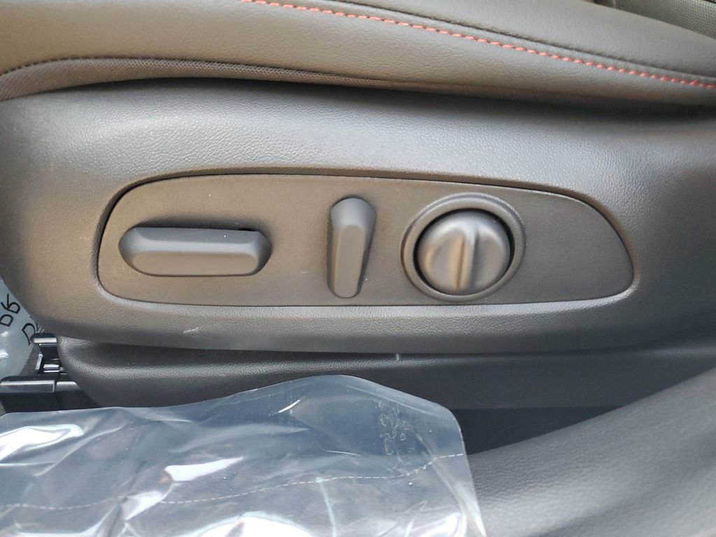 New 2026 Chevrolet Trax RS w/ Driver Confidence Package image 21