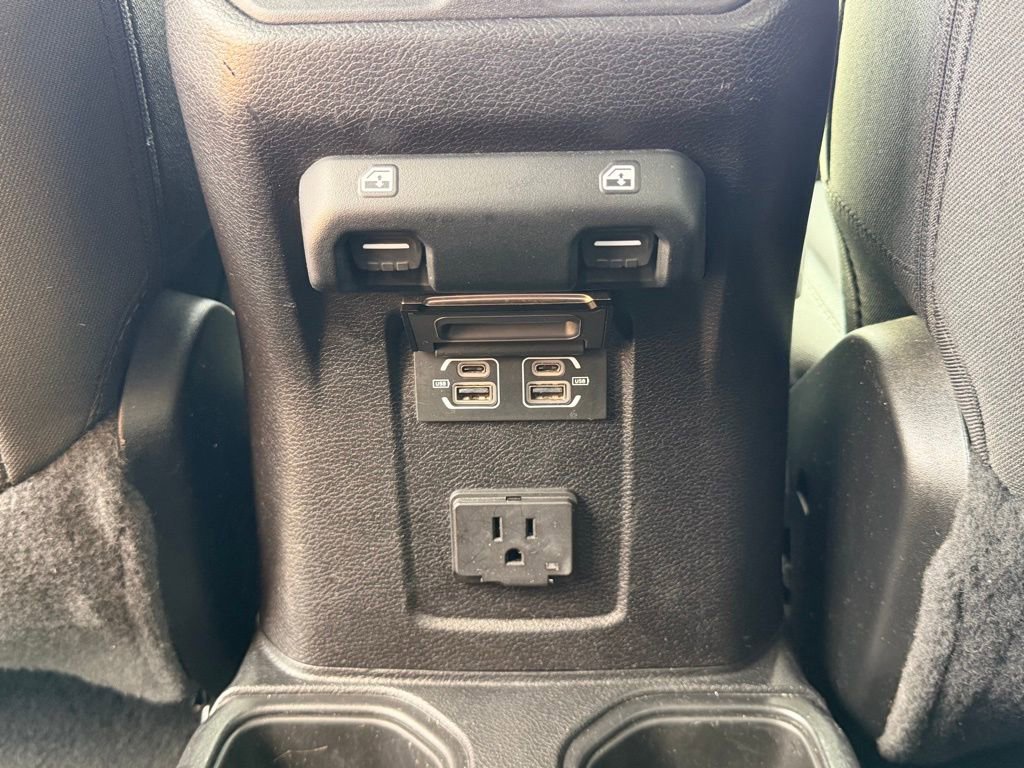 Used 2021 Jeep Wrangler Unlimited Sahara image 22