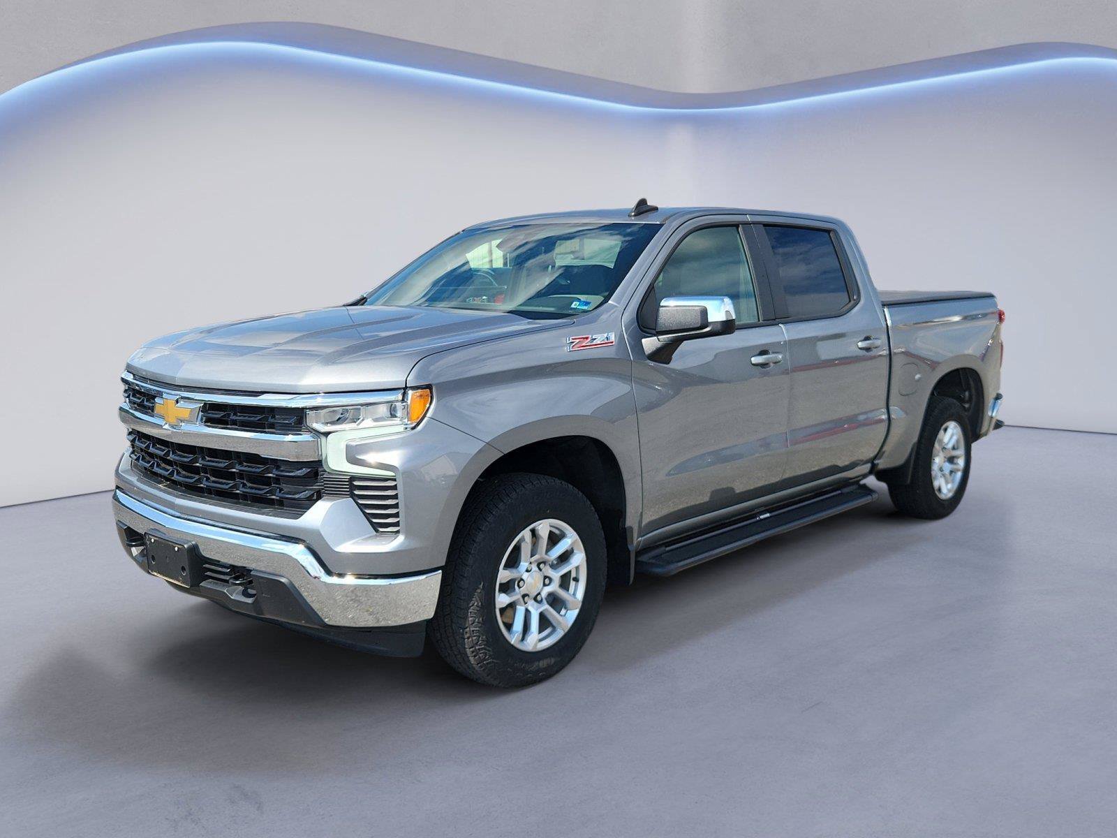 Used 2023 Chevrolet Silverado 1500 LT w/ Z71 Off-Road Package AWD/4WD image 7