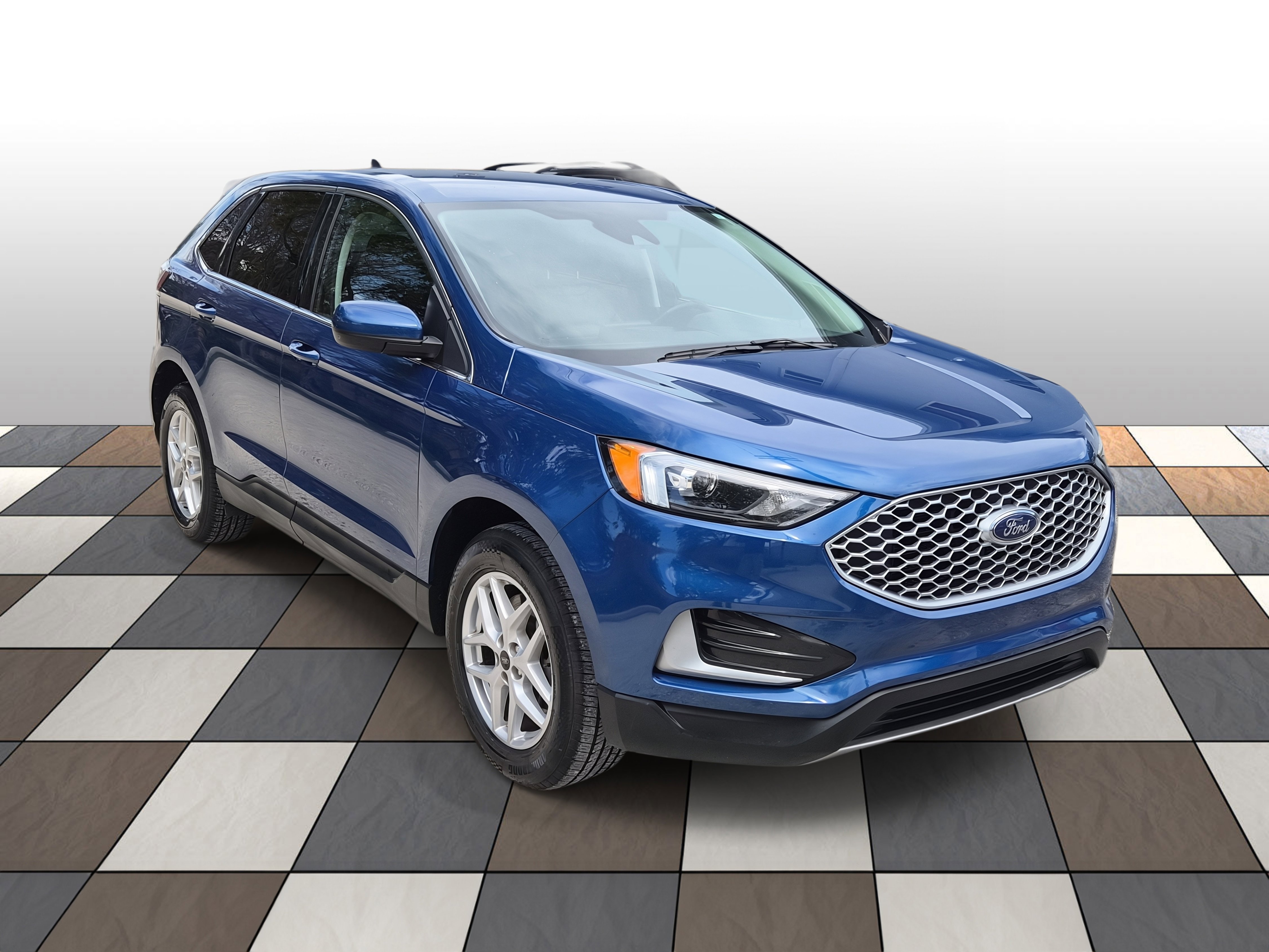 Used 2023 Ford Edge SEL image 3