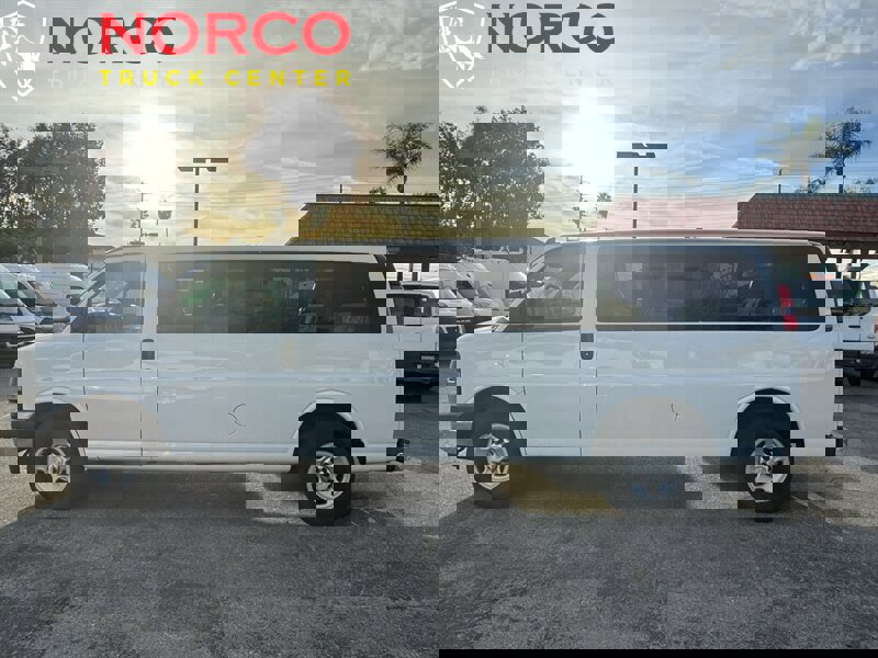 Used 2020 Chevrolet Express 3500 LT w/ LT Preferred Equipment Group RWD image 7