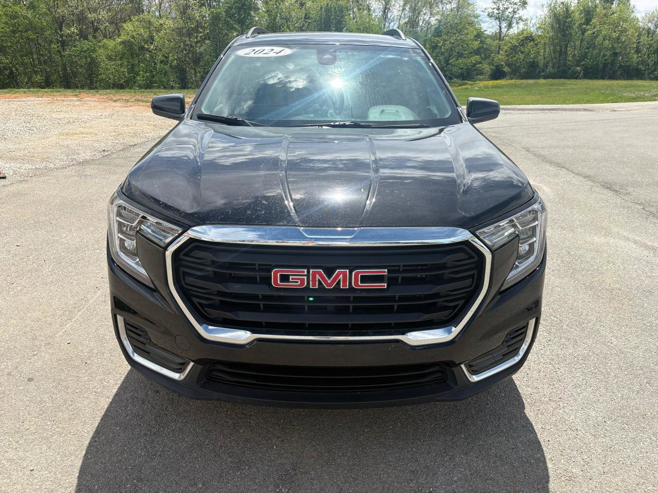 Used 2024 GMC Terrain SLE w/ Driver Convenience Package FWD image 8