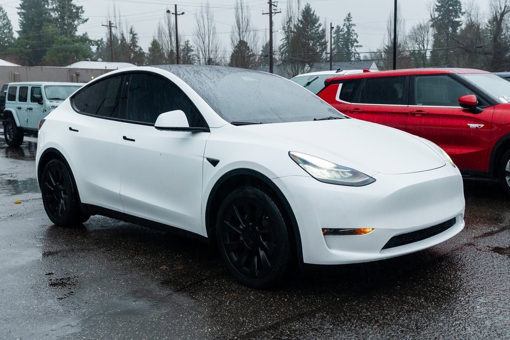 Used 2023 Tesla Model Y Long Range image 1