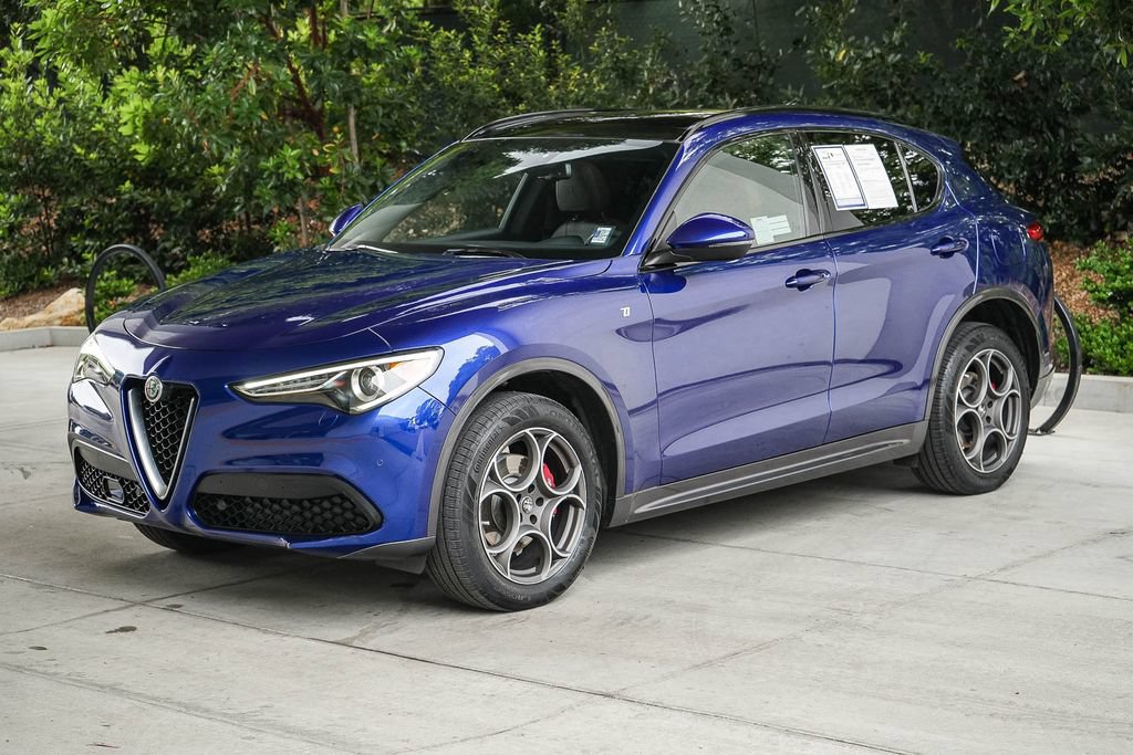 Used 2022 Alfa Romeo Stelvio Ti AWD/4WD image 3