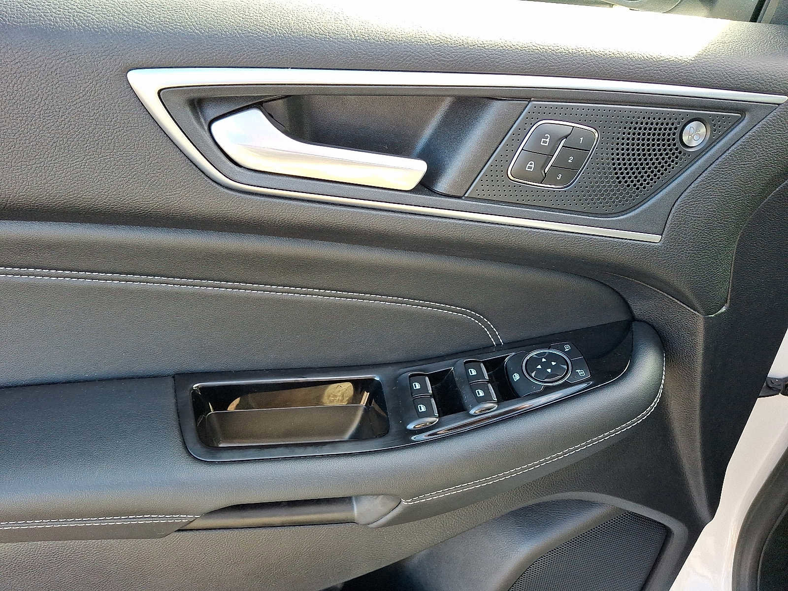 Used 2019 Ford Edge Titanium w/ Equipment Group 301A image 13