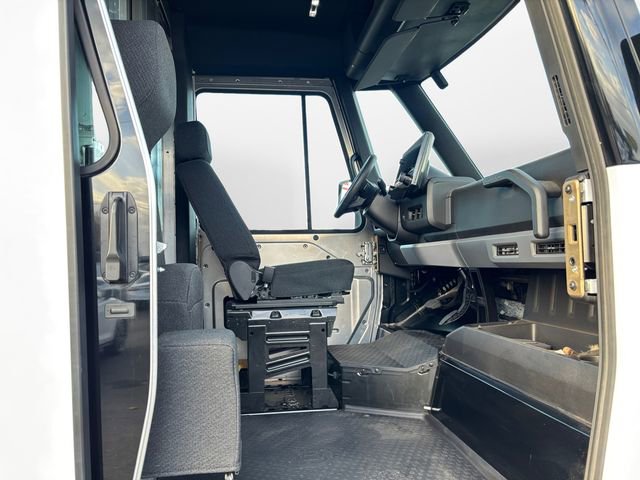 Used 2024 Chevrolet Brightdrop 400 w/ Commercial Equipment Package AWD/4WD image 14