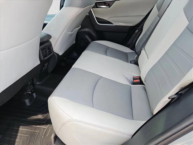 Used 2021 Toyota RAV4 XLE Premium image 18