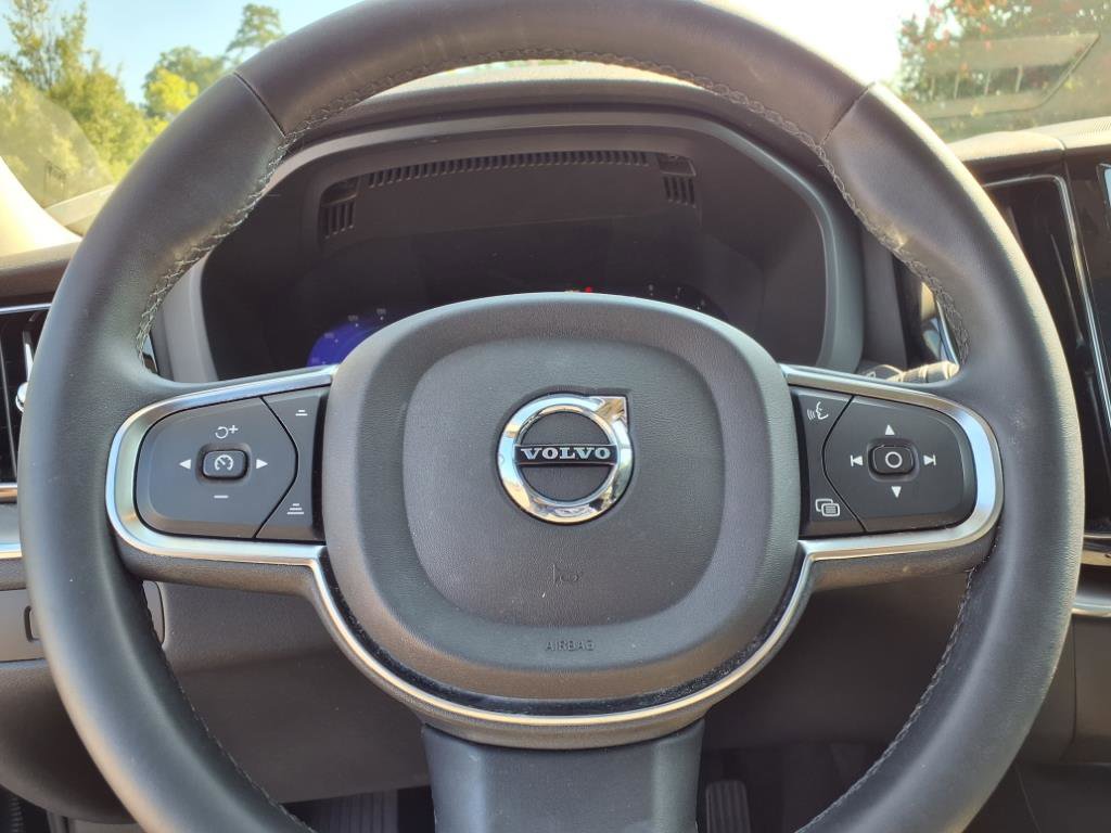 Certified 2023 Volvo XC60 B5 Core image 28