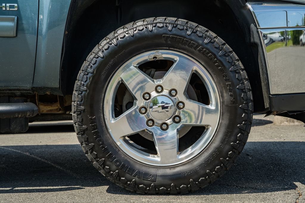Used 2012 Chevrolet Silverado 2500 LT w/ Interior Plus Package AWD/4WD image 18
