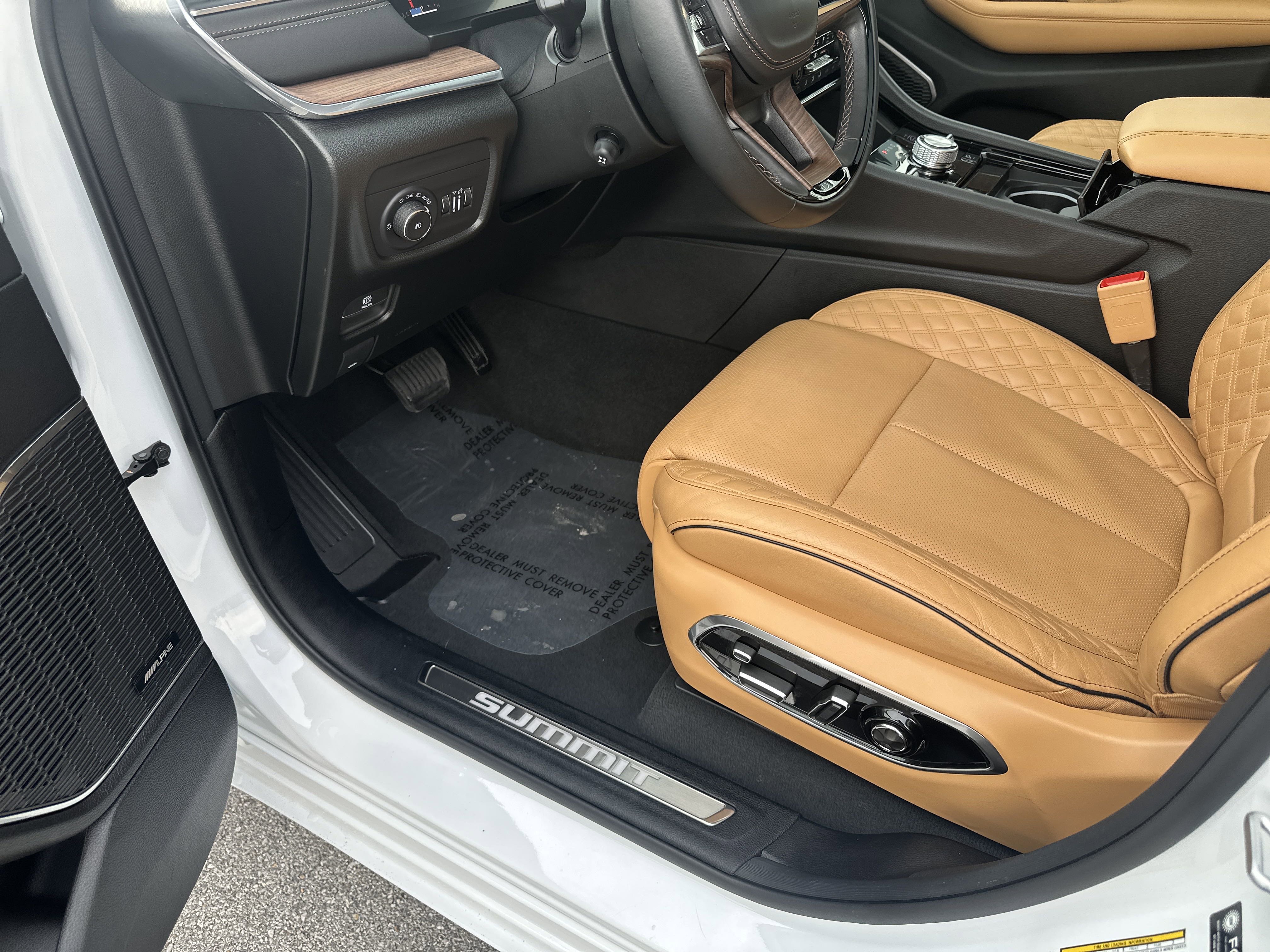 Used 2024 Jeep Grand Cherokee Summit image 14