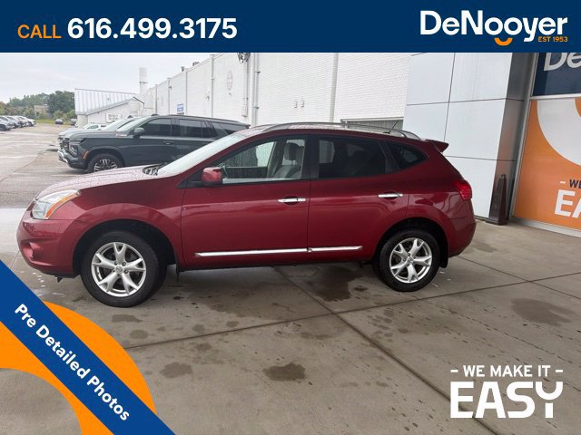 Used 2011 Nissan Rogue SV AWD/4WD image 2