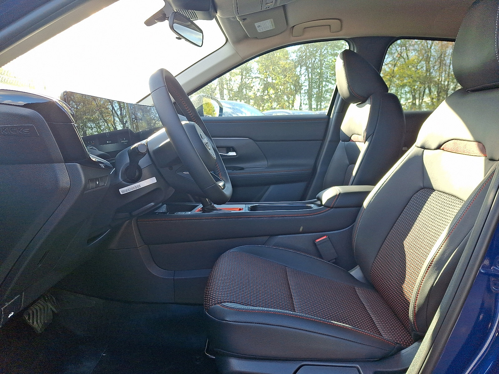 New 2026 Nissan Kicks SR w/ Cold Weather Package AWD/4WD image 7