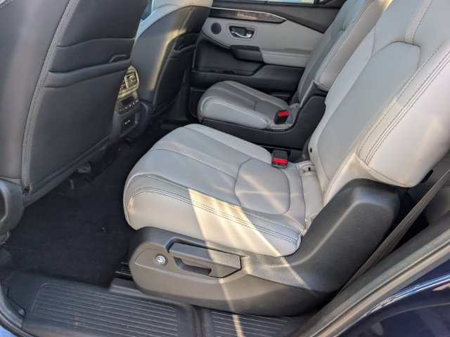 Used 2025 Honda Pilot EX-L image 9