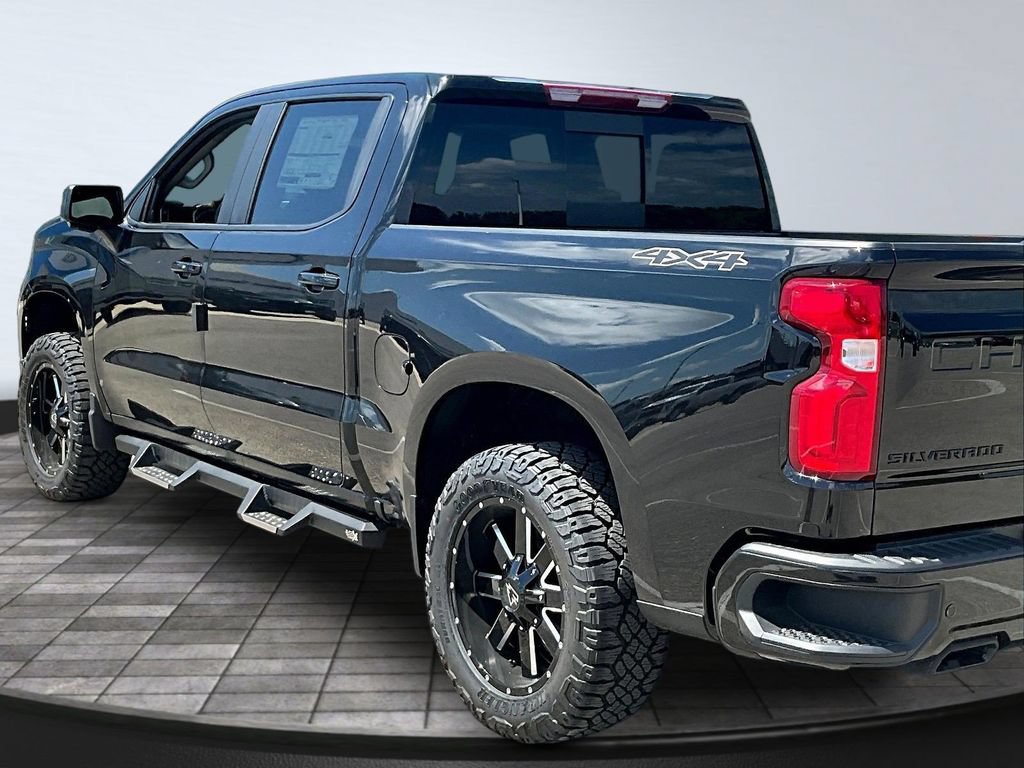 New 2026 Chevrolet Silverado 1500 RST w/ Dark Appearance Package AWD/4WD image 3
