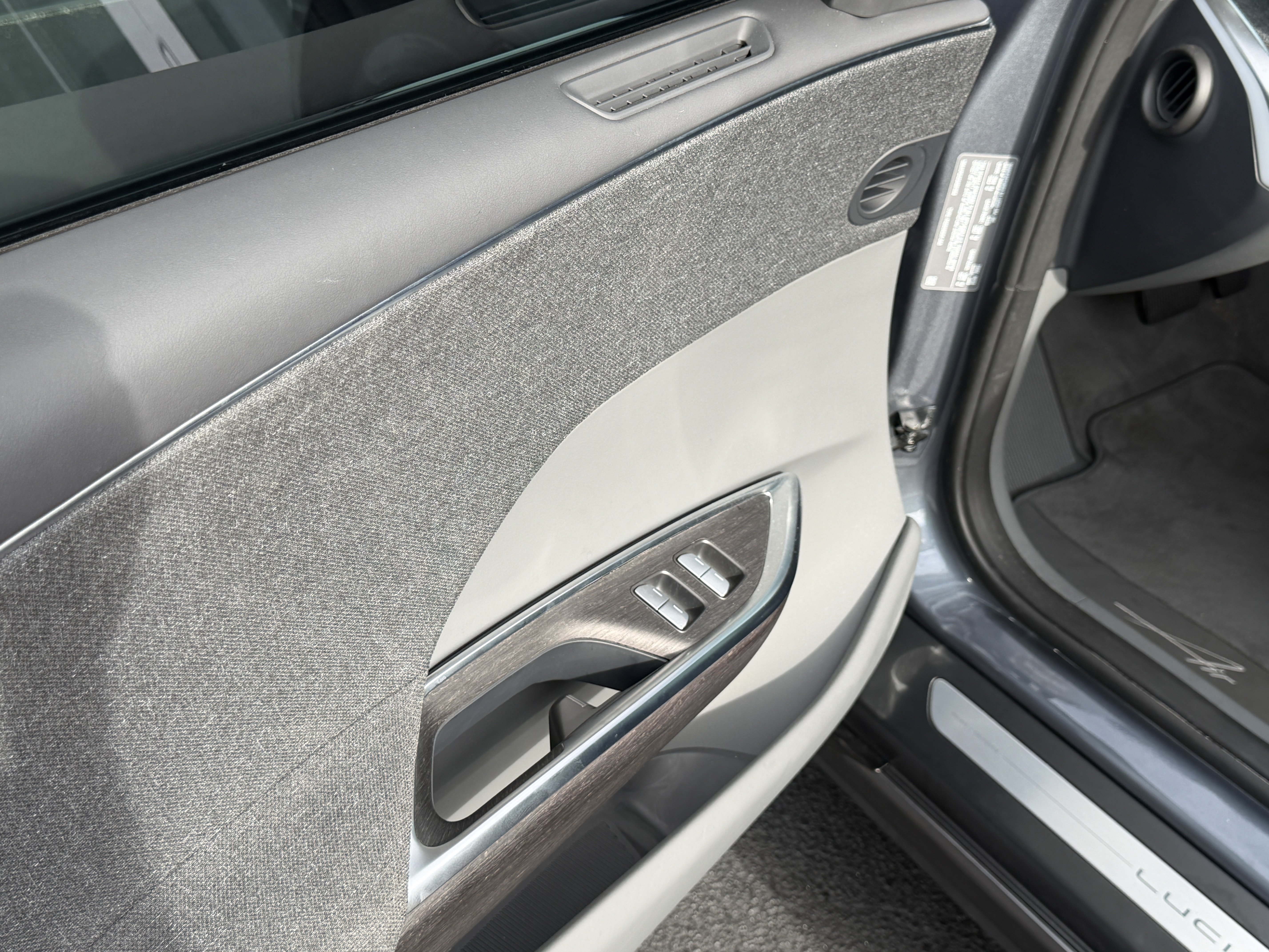 Used 2025 Lucid Air Pure RWD image 21