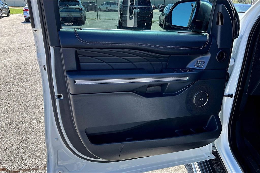 Used 2022 Ford Expedition Platinum image 23