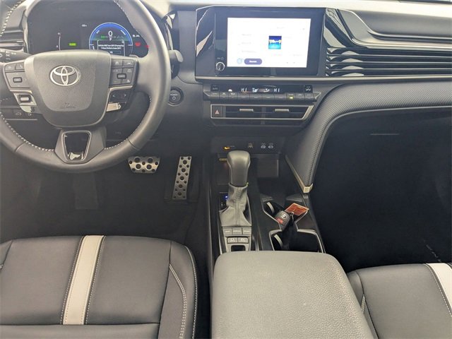 Used 2025 Toyota Camry SE image 24