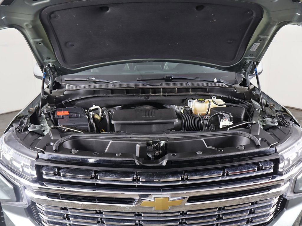 Used 2023 Chevrolet Suburban Premier AWD/4WD image 23