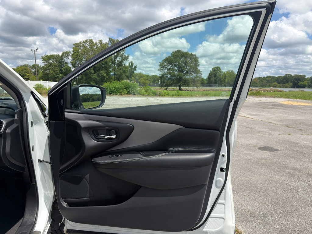 Certified 2024 Nissan Murano SV w/ SV Midnight Edition Package FWD image 19