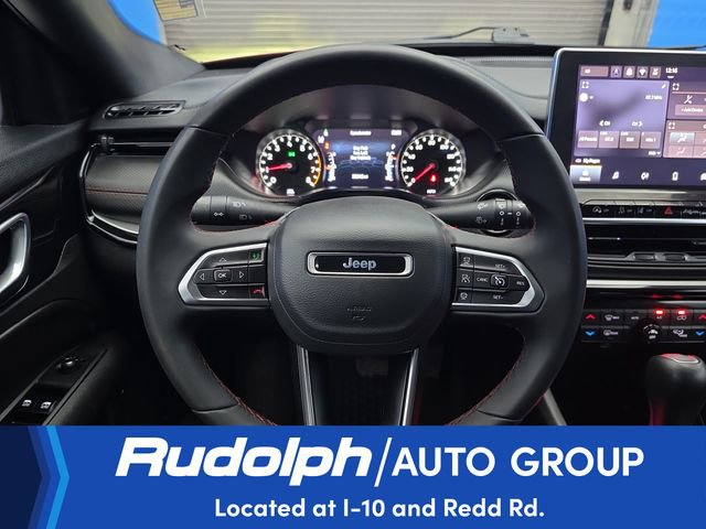 Used 2025 Jeep Compass Trailhawk AWD/4WD image 19