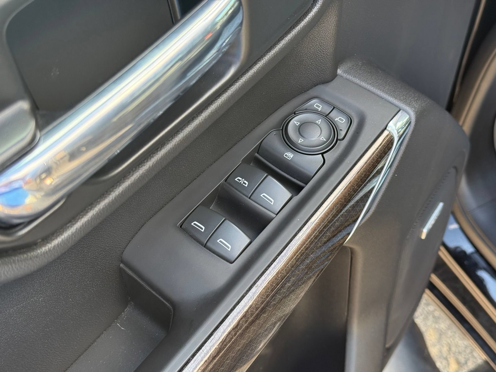 Used 2022 Chevrolet Silverado 1500 LT Trail Boss w/ Convenience Package II AWD/4WD image 15