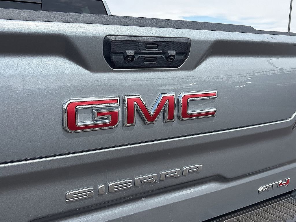 Used 2024 GMC Sierra 1500 AT4 w/ Technology Package AWD/4WD image 4