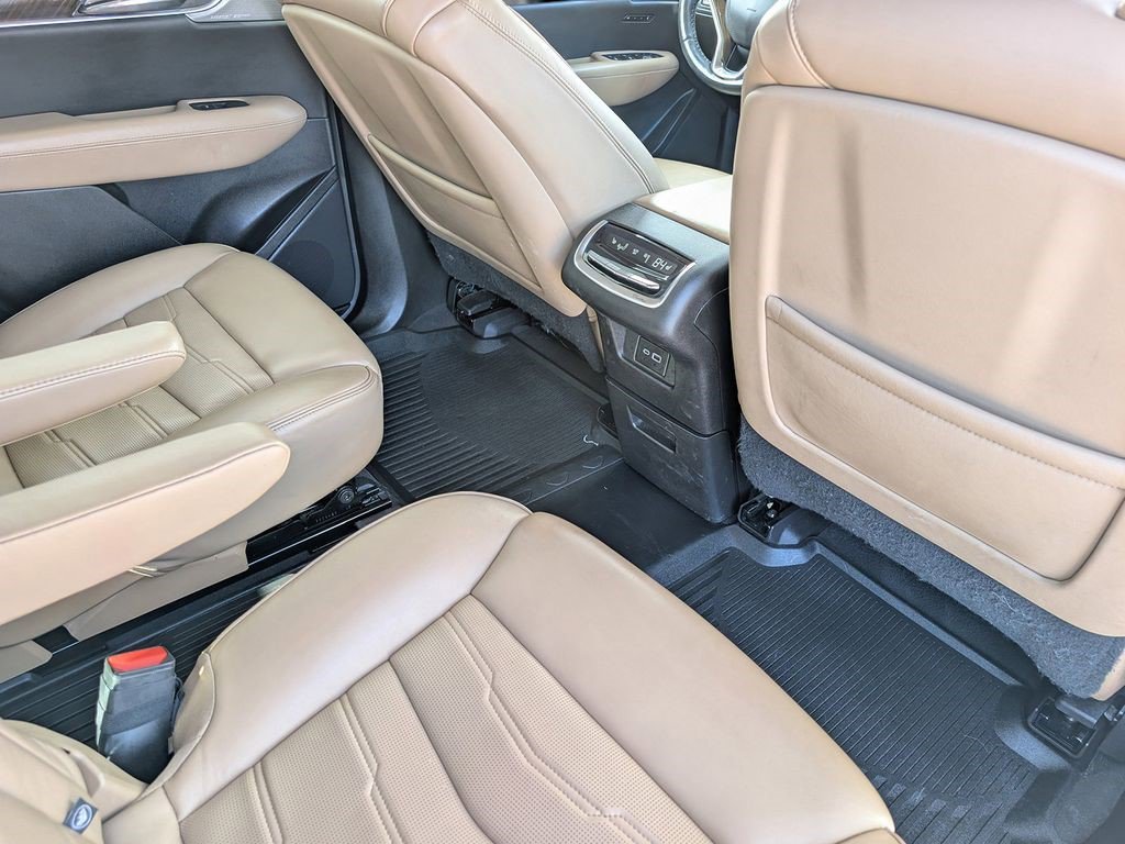 Certified 2024 Cadillac XT6 Sport w/ Platinum Package AWD/4WD image 18