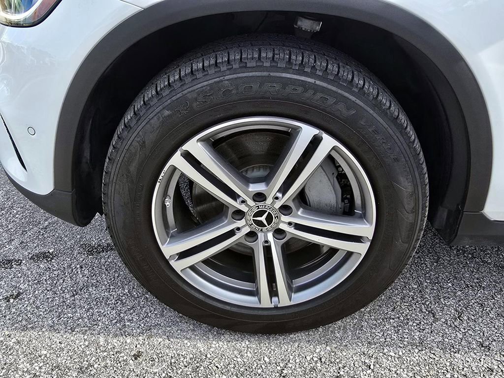 Used 2021 Mercedes-Benz GLC 300 image 8