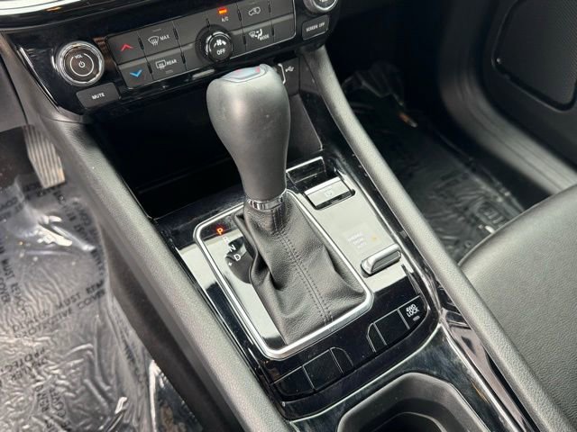 Used 2024 Jeep Compass Latitude w/ Altitude Special Edition image 21