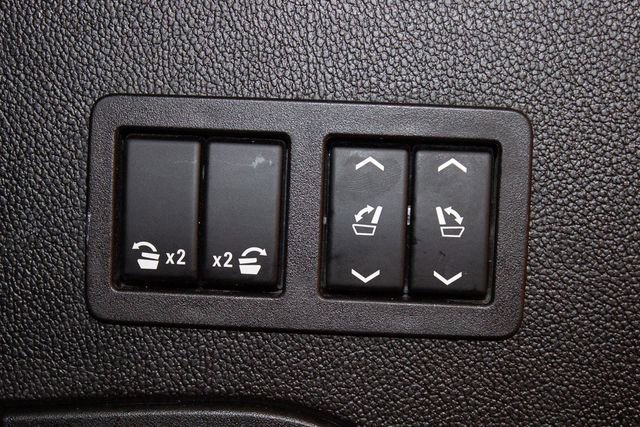 Used 2018 Cadillac Escalade Luxury image 16