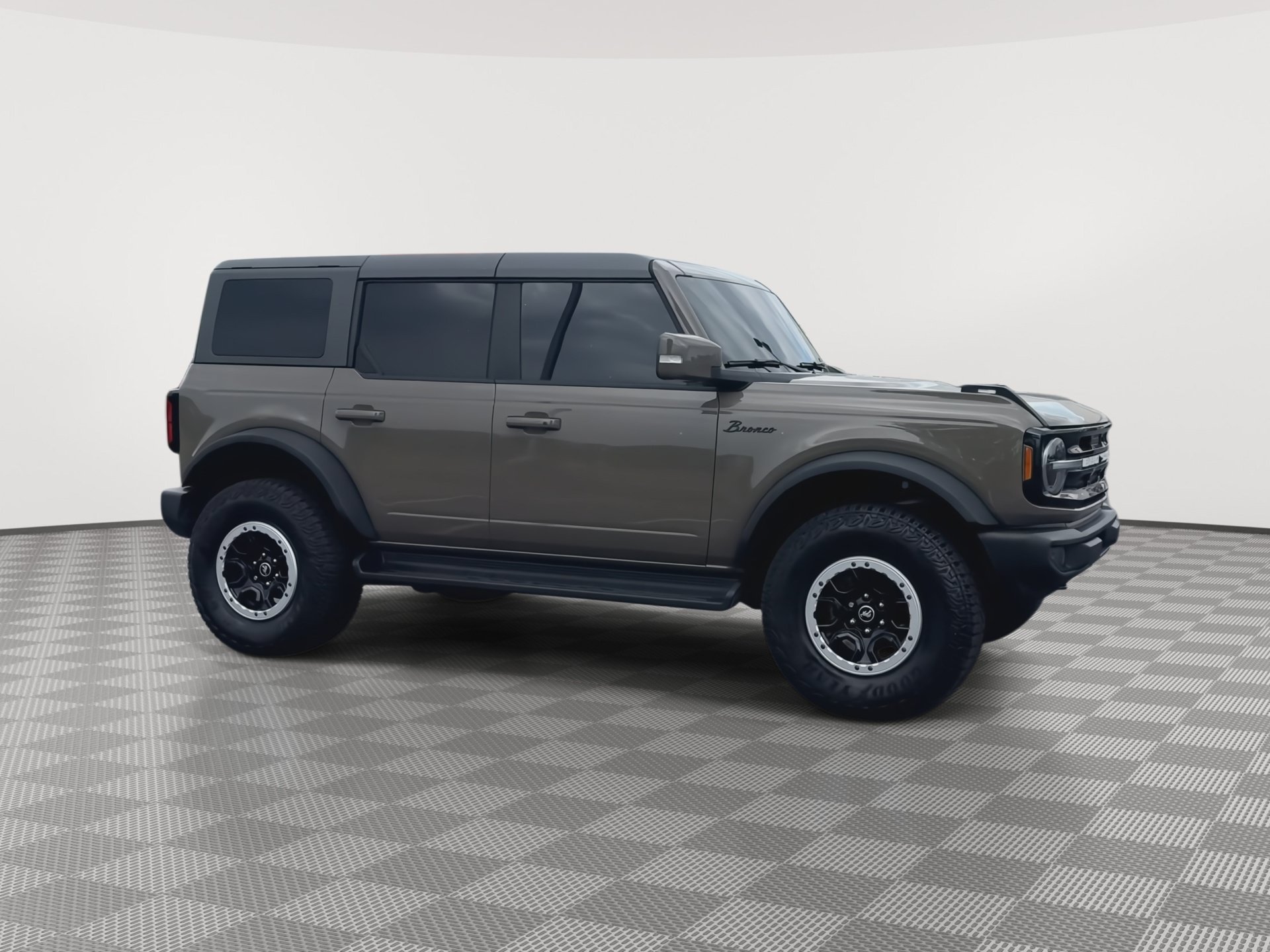 Used 2025 Ford Bronco Outer Banks w/ Sasquatch Package AWD/4WD video 2