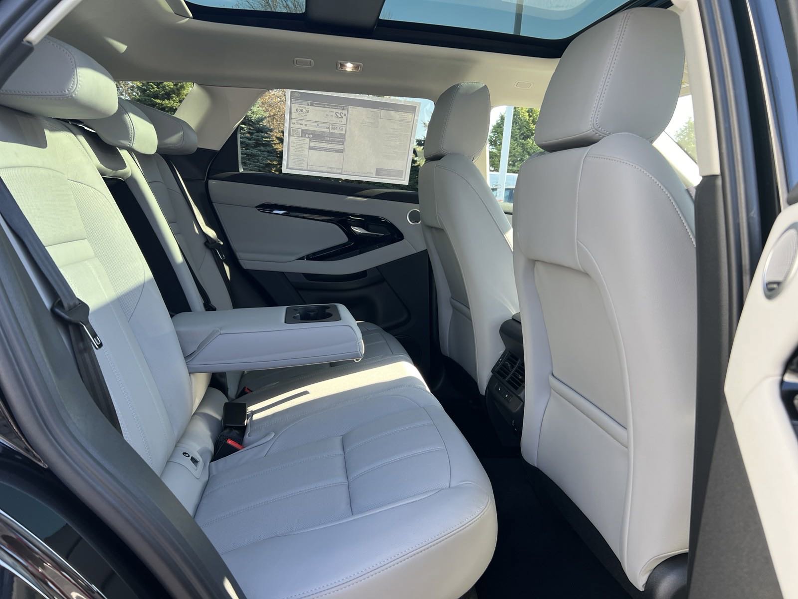 New 2025 Land Rover Range Rover Evoque Dynamic SE image 26