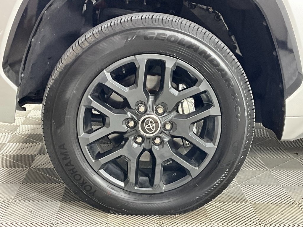 Used 2023 Toyota Tundra Platinum image 28