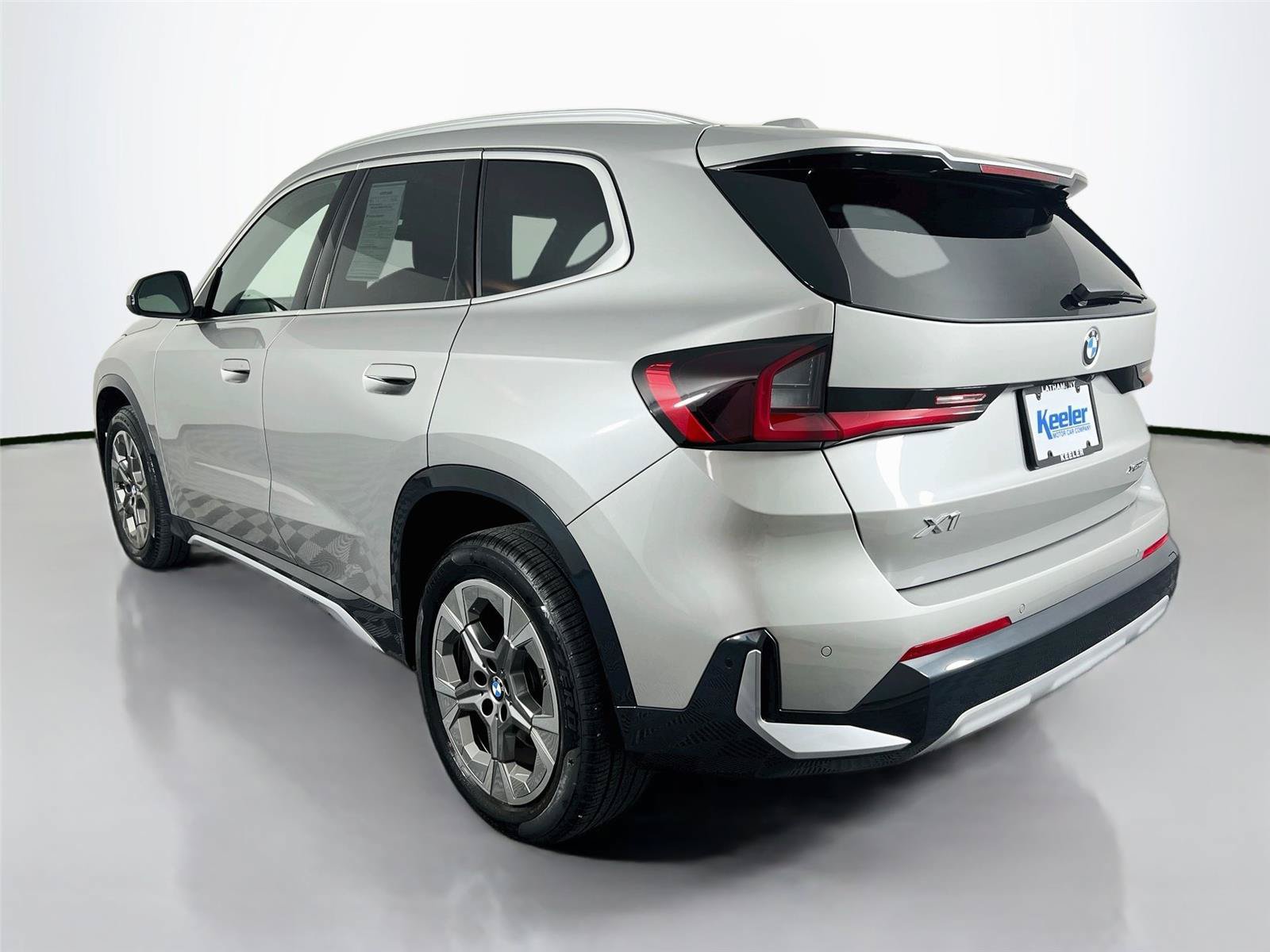 Used 2024 BMW X1 xDrive28i w/ Convenience Package AWD/4WD image 4
