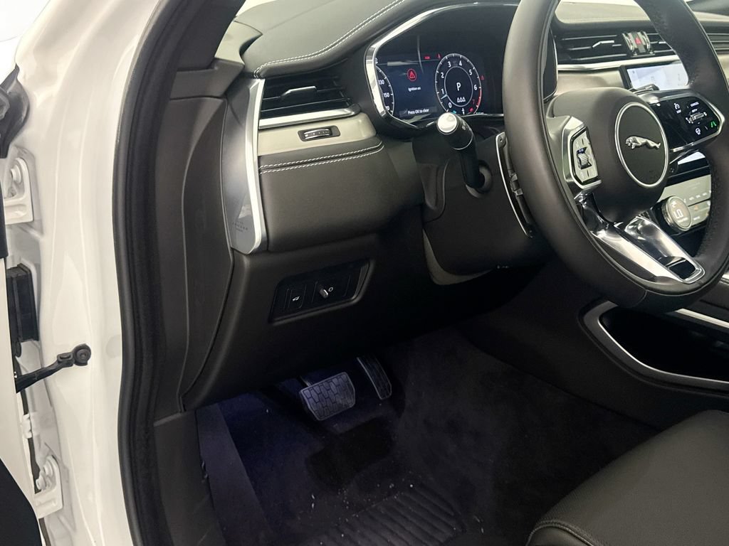 New 2026 Jaguar F-PACE R-Dynamic S AWD/4WD image 9