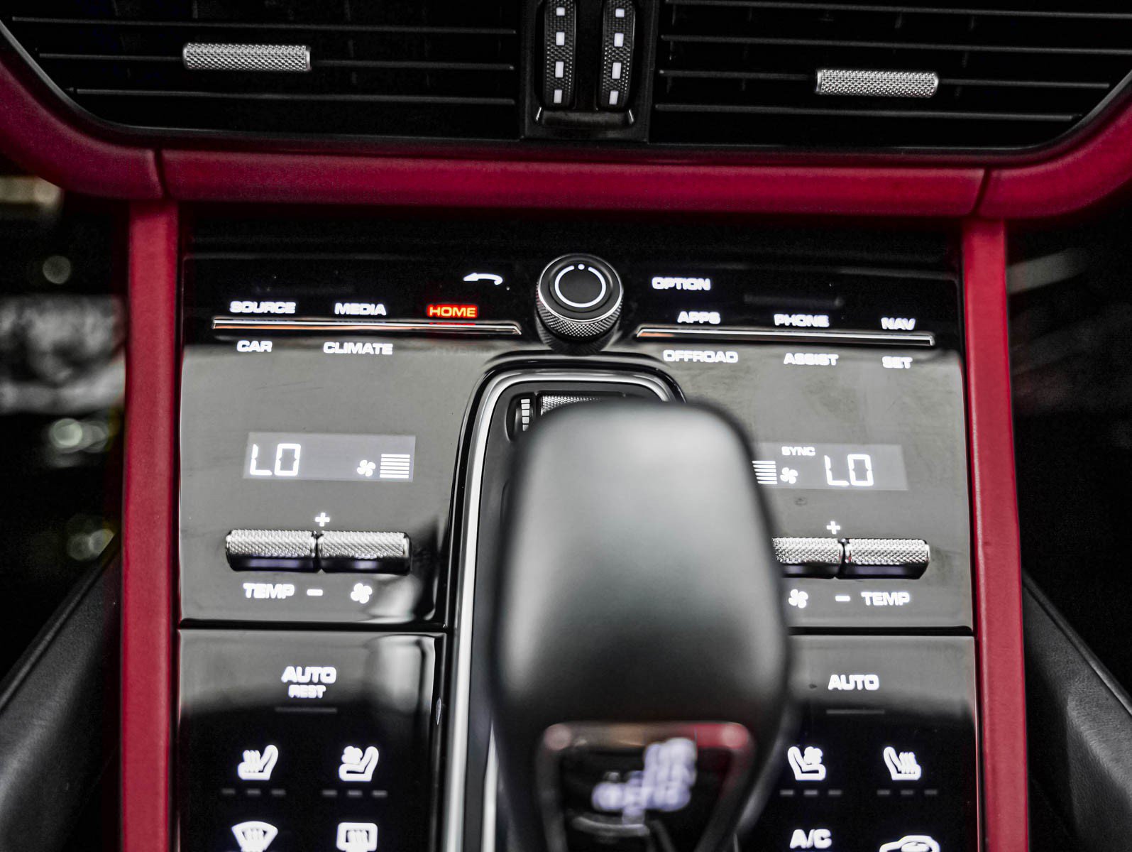 Certified 2023 Porsche Cayenne Turbo AWD/4WD image 20