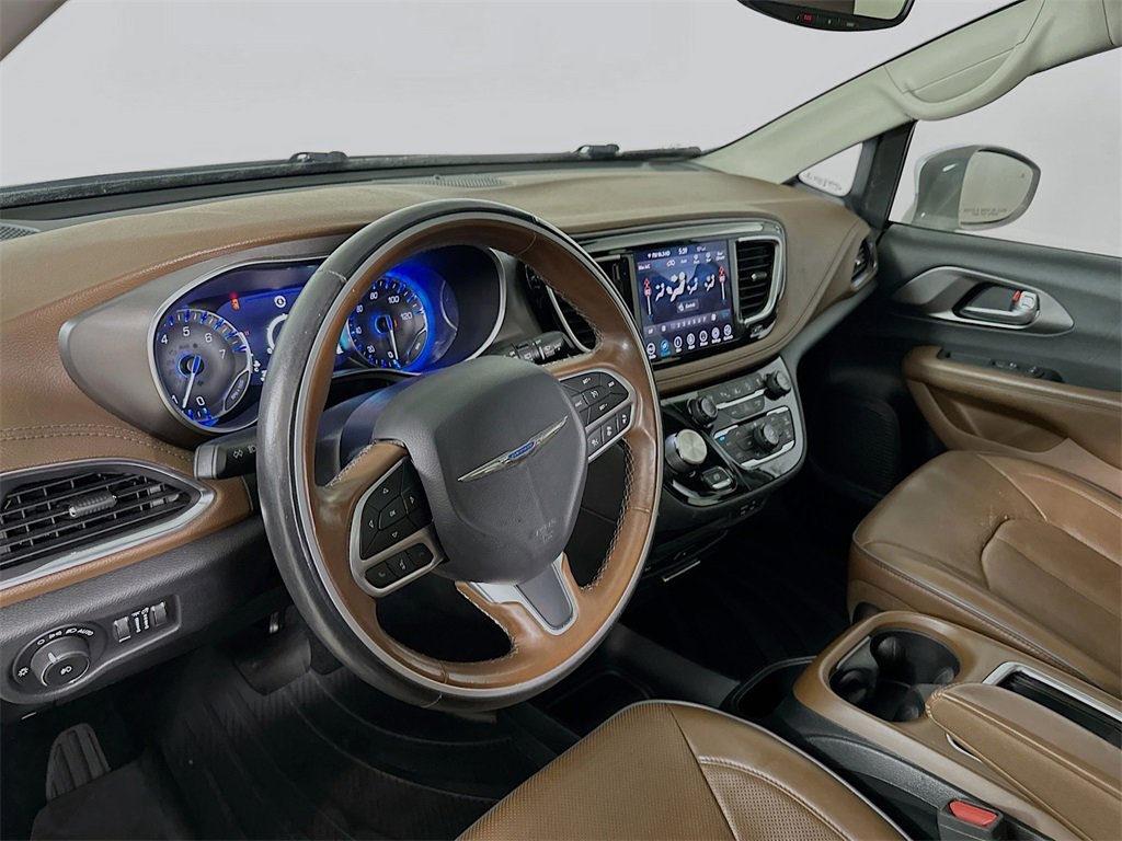 Used 2019 Chrysler Pacifica Limited w/ Tire & Wheel Group image 10
