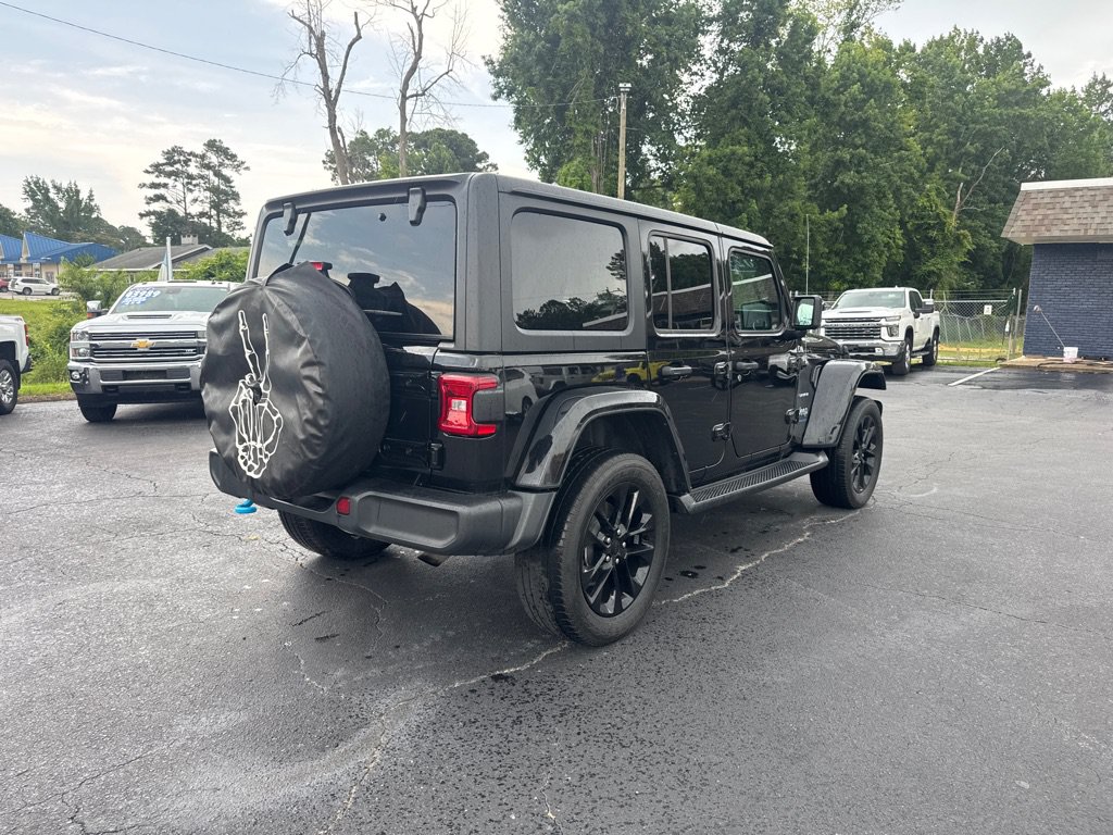 Used 2023 Jeep Wrangler Unlimited Sahara w/ Cold Weather Group AWD/4WD image 5