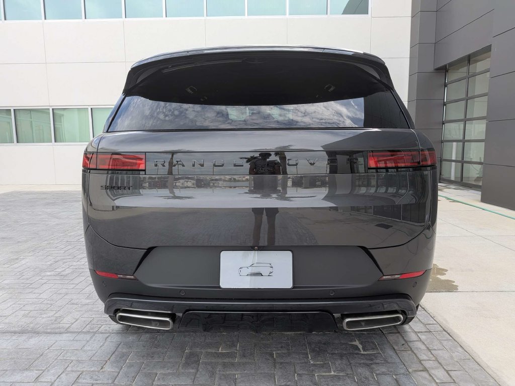 New 2027 Land Rover Range Rover Sport SE AWD/4WD image 4