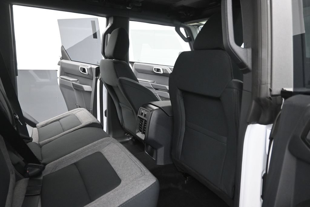 New 2026 Ford Bronco 4-Door w/ Sasquatch Package AWD/4WD image 16