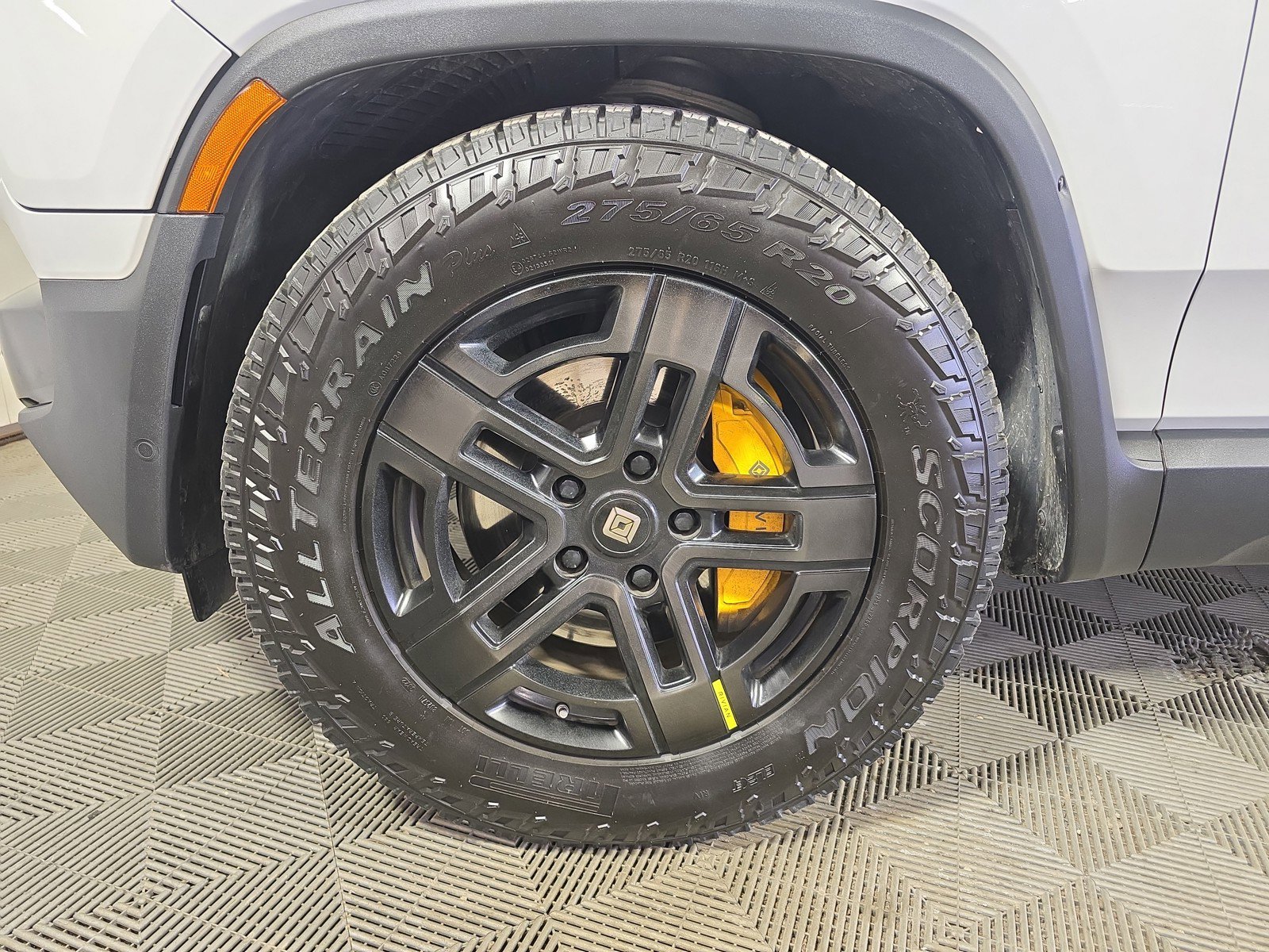 Used 2023 Rivian R1T Adventure AWD/4WD image 9