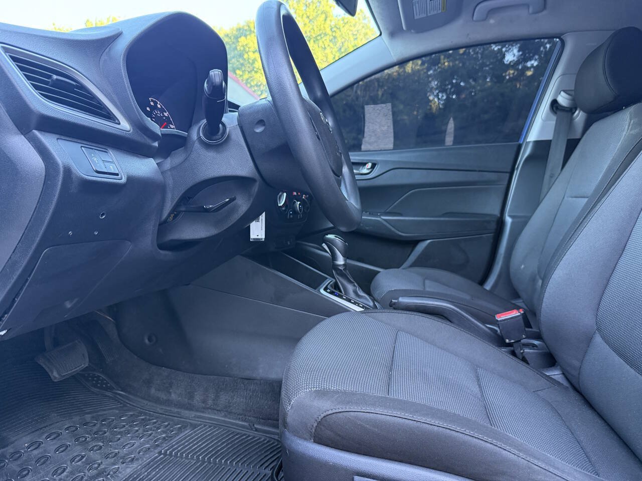 Used 2022 Hyundai Accent SE FWD image 28