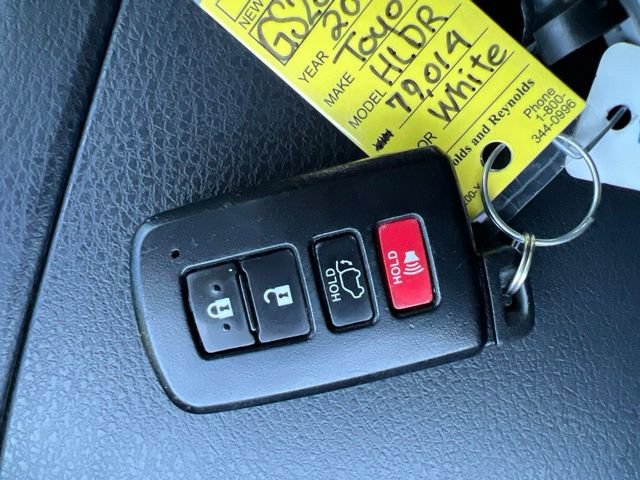 Used 2016 Toyota Highlander XLE AWD/4WD image 28